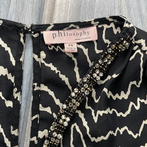 *** Black and White Philosophy Tank - Picture 3 of 7